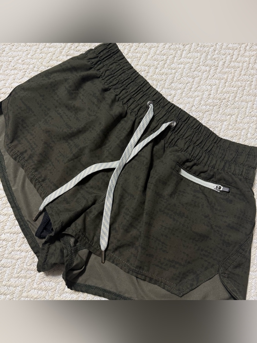 Vuori Clementine Lined Athletic Running Shorts Olive Green/Black XS VW304